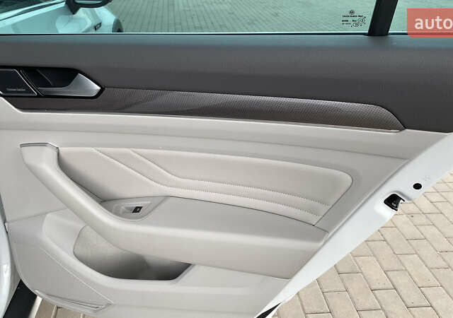 Білий Фольксваген Пассат Альтрак, об'ємом двигуна 1.97 л та пробігом 241 тис. км за 24999 $, фото 78 на Automoto.ua