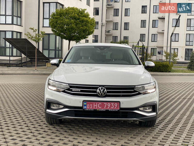 Білий Фольксваген Пассат Альтрак, об'ємом двигуна 1.97 л та пробігом 241 тис. км за 24999 $, фото 4 на Automoto.ua