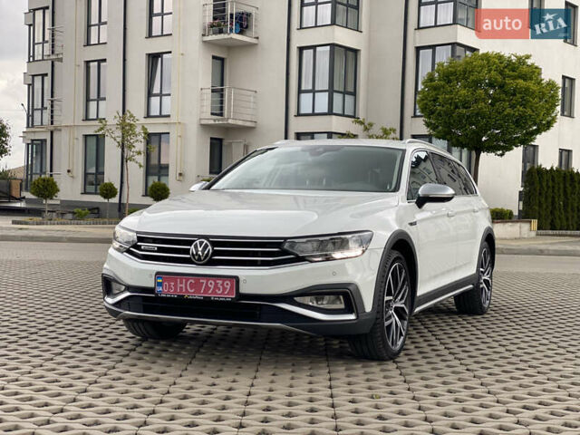 Білий Фольксваген Пассат Альтрак, об'ємом двигуна 1.97 л та пробігом 241 тис. км за 24999 $, фото 1 на Automoto.ua