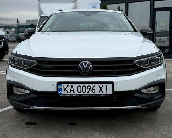 Білий Фольксваген Пассат Альтрак, об'ємом двигуна 2 л та пробігом 107 тис. км за 32450 $, фото 7 на Automoto.ua