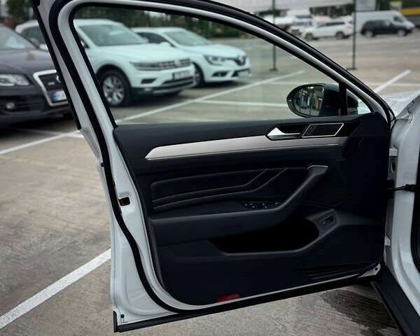 Білий Фольксваген Пассат Альтрак, об'ємом двигуна 2 л та пробігом 107 тис. км за 32450 $, фото 18 на Automoto.ua