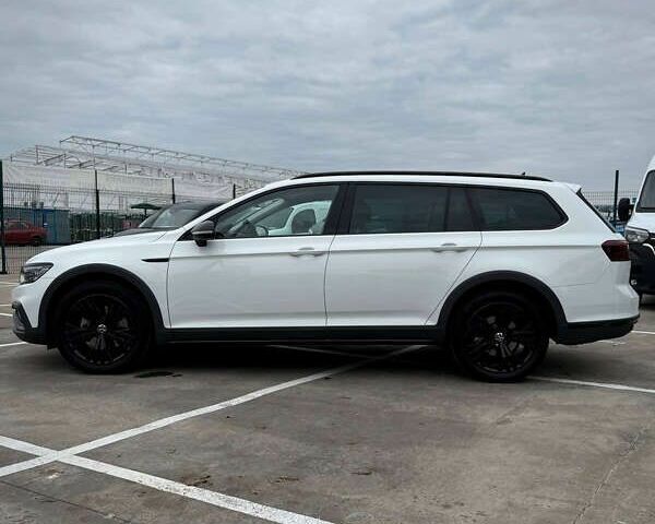 Білий Фольксваген Пассат Альтрак, об'ємом двигуна 2 л та пробігом 107 тис. км за 32450 $, фото 5 на Automoto.ua