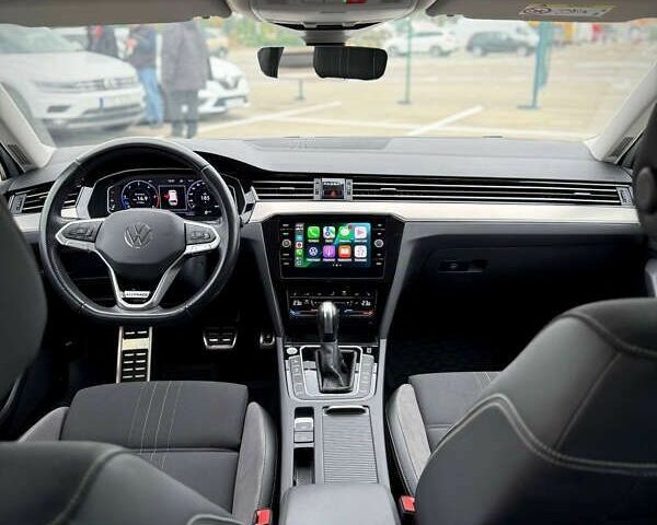 Білий Фольксваген Пассат Альтрак, об'ємом двигуна 2 л та пробігом 107 тис. км за 32450 $, фото 24 на Automoto.ua