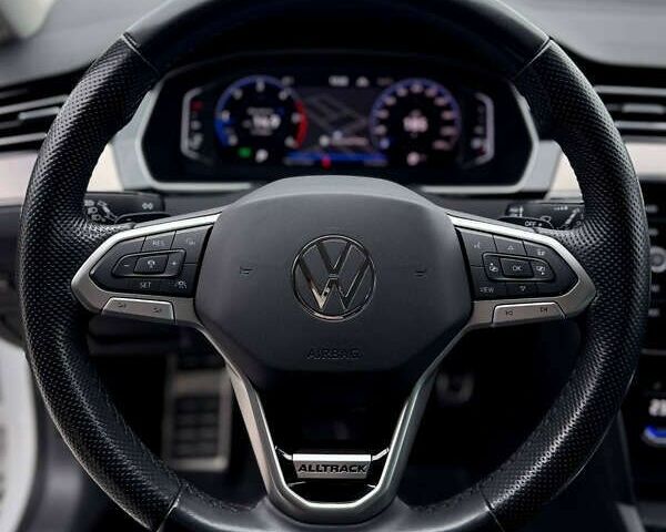 Білий Фольксваген Пассат Альтрак, об'ємом двигуна 2 л та пробігом 107 тис. км за 32450 $, фото 25 на Automoto.ua