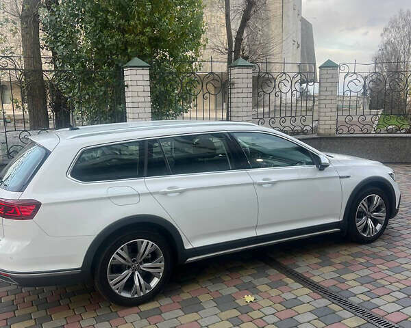 Белый Фольксваген Пассат Альтрак, объемом двигателя 1.97 л и пробегом 82 тыс. км за 33700 $, фото 5 на Automoto.ua