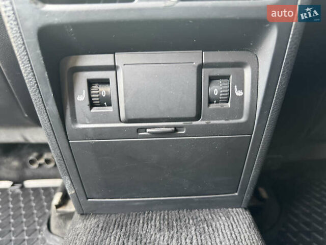 Черный Фольксваген Пассат Альтрак, объемом двигателя 2 л и пробегом 261 тыс. км за 13000 $, фото 37 на Automoto.ua