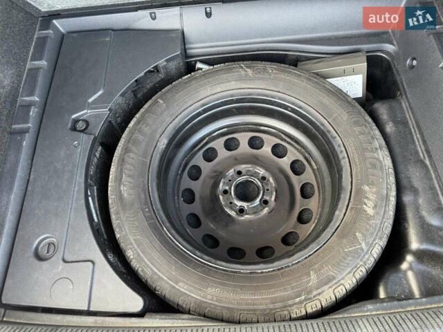 Черный Фольксваген Пассат Альтрак, объемом двигателя 2 л и пробегом 261 тыс. км за 13000 $, фото 36 на Automoto.ua