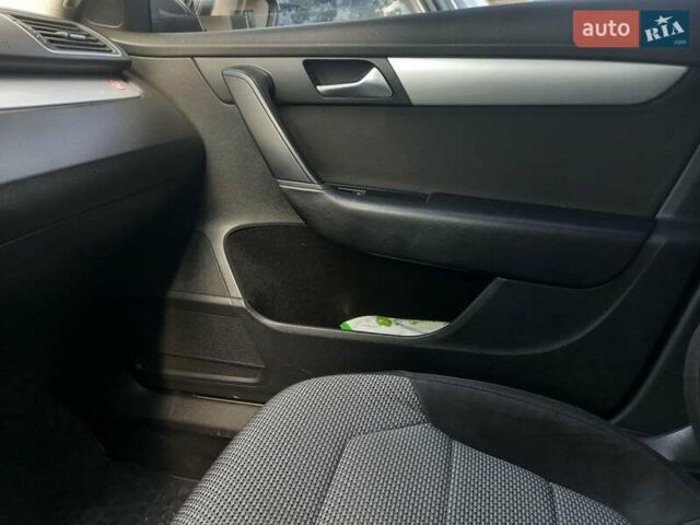 Черный Фольксваген Пассат Альтрак, объемом двигателя 2 л и пробегом 340 тыс. км за 12000 $, фото 16 на Automoto.ua