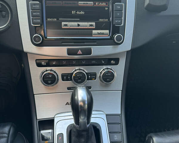 Черный Фольксваген Пассат Альтрак, объемом двигателя 2 л и пробегом 261 тыс. км за 13000 $, фото 18 на Automoto.ua