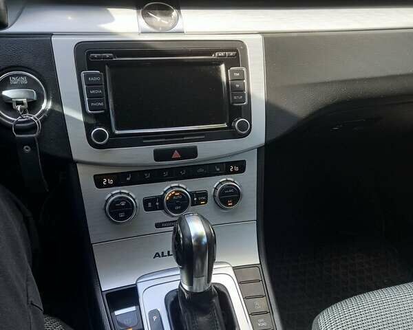 Черный Фольксваген Пассат Альтрак, объемом двигателя 2 л и пробегом 340 тыс. км за 12000 $, фото 12 на Automoto.ua