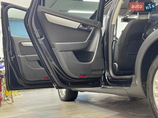 Чорний Фольксваген Пассат Альтрак, об'ємом двигуна 2 л та пробігом 236 тис. км за 12500 $, фото 57 на Automoto.ua