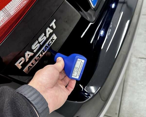 Чорний Фольксваген Пассат Альтрак, об'ємом двигуна 2 л та пробігом 236 тис. км за 12500 $, фото 114 на Automoto.ua