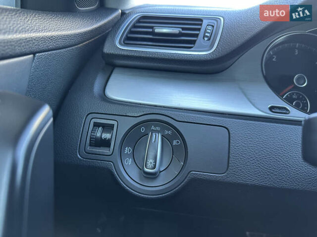 Черный Фольксваген Пассат Альтрак, объемом двигателя 2 л и пробегом 212 тыс. км за 13850 $, фото 29 на Automoto.ua