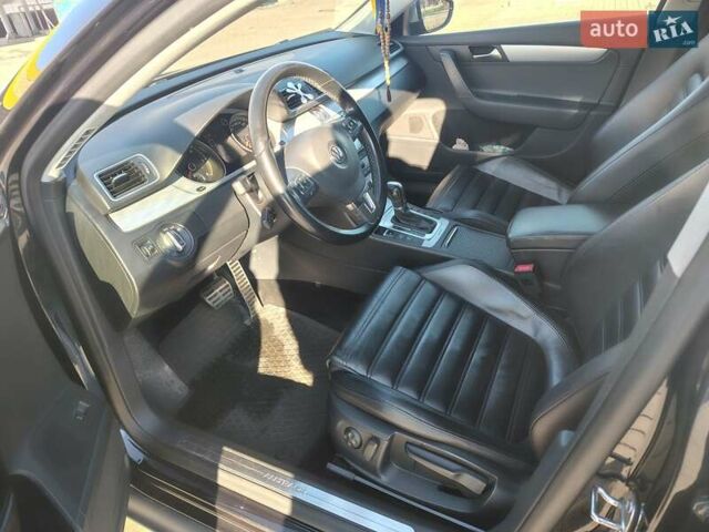 Черный Фольксваген Пассат Альтрак, объемом двигателя 2 л и пробегом 315 тыс. км за 13000 $, фото 4 на Automoto.ua