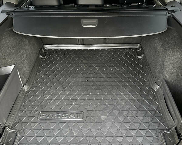 Черный Фольксваген Пассат Альтрак, объемом двигателя 2 л и пробегом 212 тыс. км за 13850 $, фото 31 на Automoto.ua