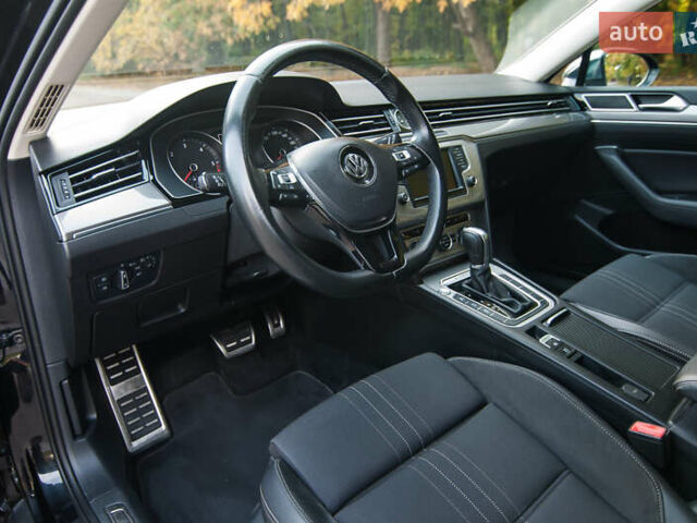 Чорний Фольксваген Пассат Альтрак, об'ємом двигуна 2 л та пробігом 272 тис. км за 16400 $, фото 4 на Automoto.ua