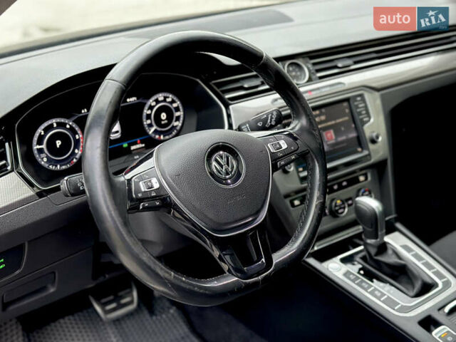 Чорний Фольксваген Пассат Альтрак, об'ємом двигуна 2 л та пробігом 245 тис. км за 18500 $, фото 12 на Automoto.ua