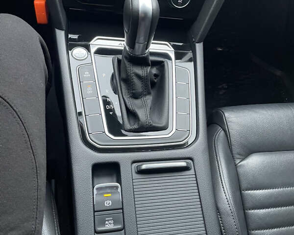 Черный Фольксваген Пассат Альтрак, объемом двигателя 2 л и пробегом 219 тыс. км за 22000 $, фото 19 на Automoto.ua