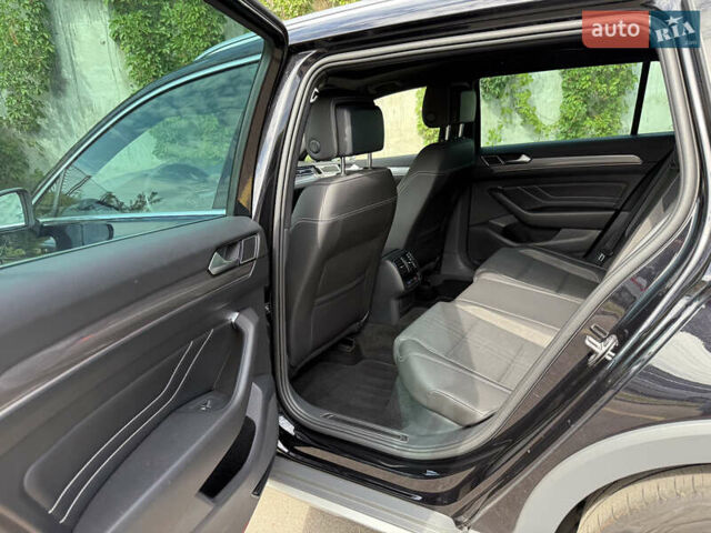 Черный Фольксваген Пассат Альтрак, объемом двигателя 2 л и пробегом 218 тыс. км за 25999 $, фото 39 на Automoto.ua