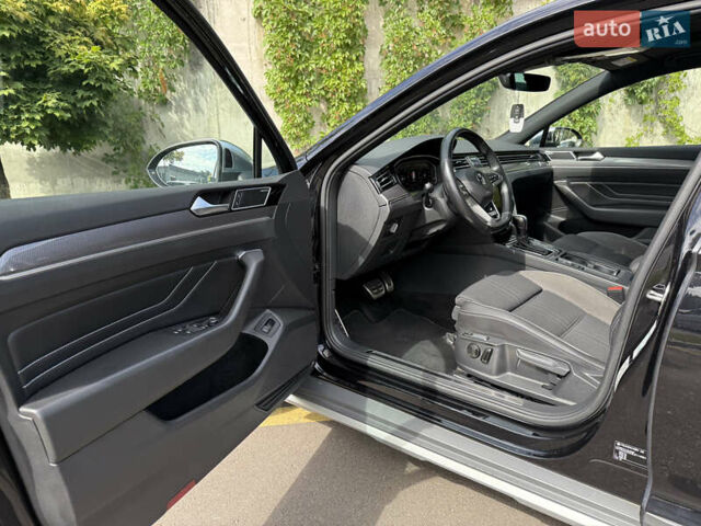 Черный Фольксваген Пассат Альтрак, объемом двигателя 2 л и пробегом 218 тыс. км за 25999 $, фото 28 на Automoto.ua