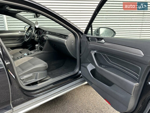 Черный Фольксваген Пассат Альтрак, объемом двигателя 2 л и пробегом 218 тыс. км за 25500 $, фото 14 на Automoto.ua