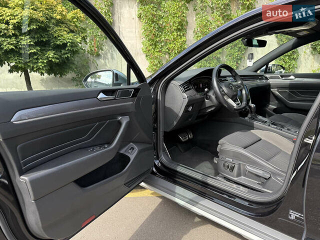 Черный Фольксваген Пассат Альтрак, объемом двигателя 2 л и пробегом 218 тыс. км за 25999 $, фото 27 на Automoto.ua