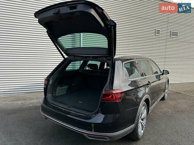 Черный Фольксваген Пассат Альтрак, объемом двигателя 2 л и пробегом 218 тыс. км за 25500 $, фото 40 на Automoto.ua