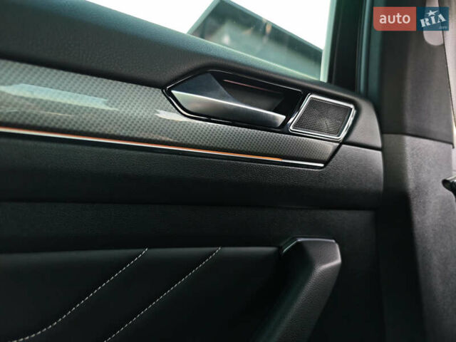 Черный Фольксваген Пассат Альтрак, объемом двигателя 2 л и пробегом 170 тыс. км за 29999 $, фото 52 на Automoto.ua