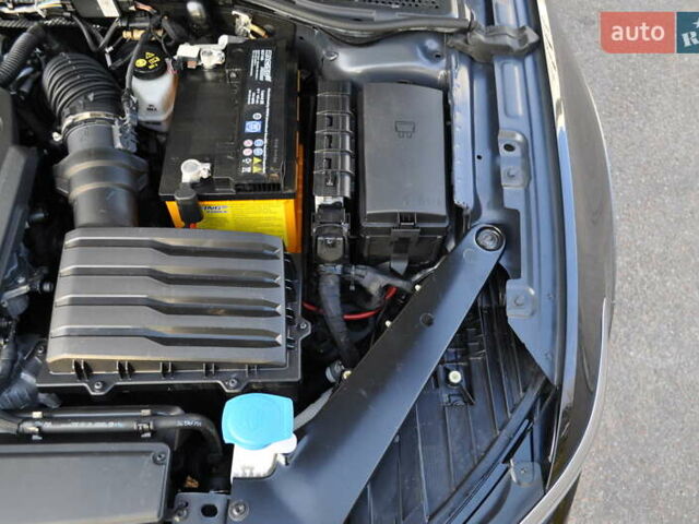 Чорний Фольксваген Пассат Альтрак, об'ємом двигуна 1.97 л та пробігом 164 тис. км за 31000 $, фото 104 на Automoto.ua