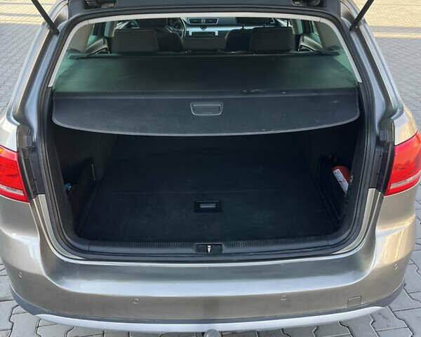 Коричневий Фольксваген Пассат Альтрак, об'ємом двигуна 2 л та пробігом 278 тис. км за 9999 $, фото 8 на Automoto.ua