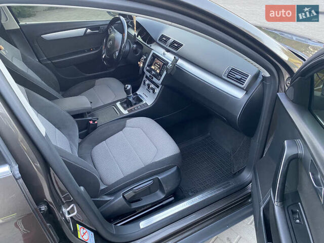 Коричневый Фольксваген Пассат Альтрак, объемом двигателя 2 л и пробегом 266 тыс. км за 12500 $, фото 11 на Automoto.ua