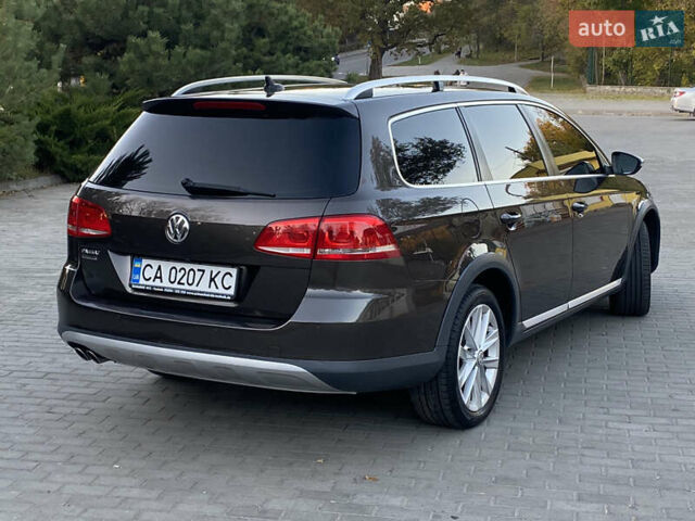 Коричневый Фольксваген Пассат Альтрак, объемом двигателя 2 л и пробегом 266 тыс. км за 12500 $, фото 3 на Automoto.ua