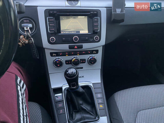 Коричневый Фольксваген Пассат Альтрак, объемом двигателя 2 л и пробегом 266 тыс. км за 12500 $, фото 13 на Automoto.ua