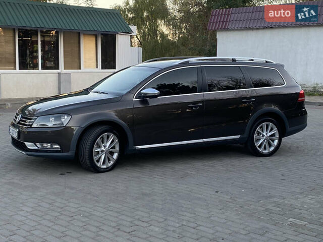 Коричневый Фольксваген Пассат Альтрак, объемом двигателя 2 л и пробегом 266 тыс. км за 12500 $, фото 5 на Automoto.ua