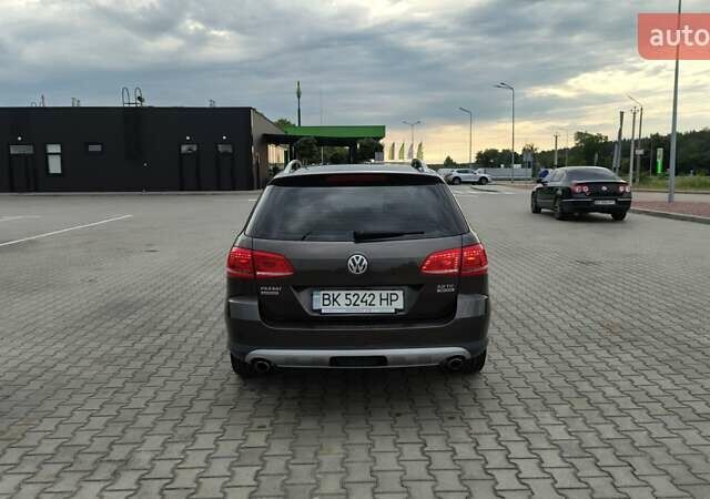 Коричневый Фольксваген Пассат Альтрак, объемом двигателя 1.97 л и пробегом 292 тыс. км за 13200 $, фото 16 на Automoto.ua