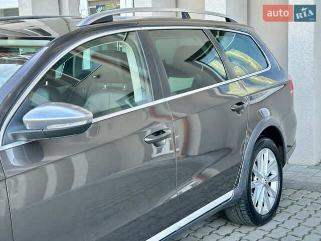 Коричневый Фольксваген Пассат Альтрак, объемом двигателя 2 л и пробегом 260 тыс. км за 12370 $, фото 3 на Automoto.ua