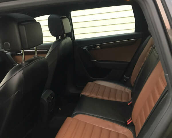 Коричневый Фольксваген Пассат Альтрак, объемом двигателя 2 л и пробегом 215 тыс. км за 16000 $, фото 7 на Automoto.ua