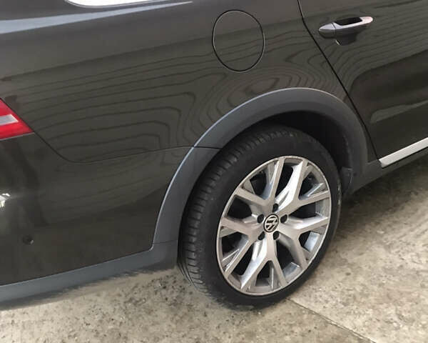 Коричневый Фольксваген Пассат Альтрак, объемом двигателя 2 л и пробегом 215 тыс. км за 16000 $, фото 33 на Automoto.ua