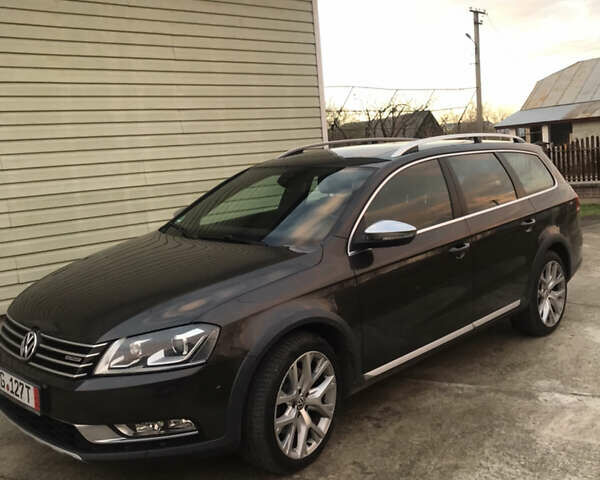 Коричневый Фольксваген Пассат Альтрак, объемом двигателя 2 л и пробегом 215 тыс. км за 16000 $, фото 2 на Automoto.ua