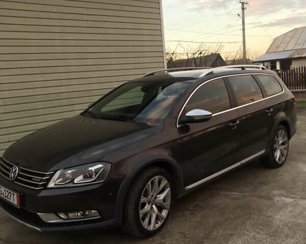 Коричневый Фольксваген Пассат Альтрак, объемом двигателя 2 л и пробегом 215 тыс. км за 16000 $, фото 3 на Automoto.ua