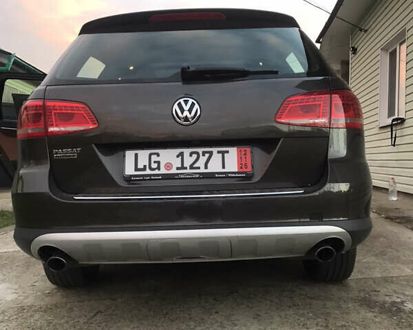 Коричневый Фольксваген Пассат Альтрак, объемом двигателя 2 л и пробегом 215 тыс. км за 16000 $, фото 14 на Automoto.ua