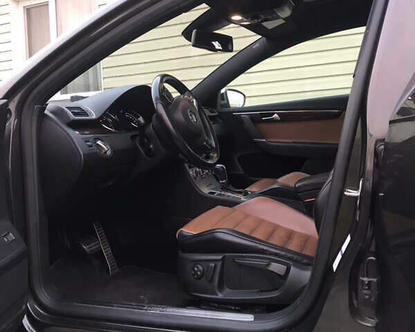 Коричневый Фольксваген Пассат Альтрак, объемом двигателя 2 л и пробегом 215 тыс. км за 16000 $, фото 6 на Automoto.ua