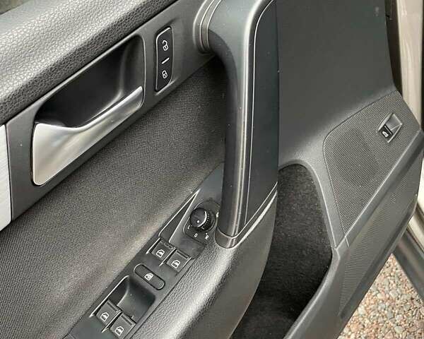 Коричневий Фольксваген Пассат Альтрак, об'ємом двигуна 2 л та пробігом 155 тис. км за 13800 $, фото 14 на Automoto.ua