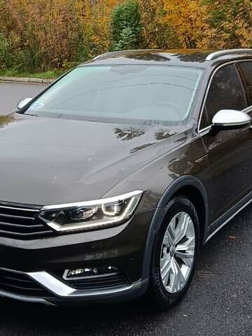 Коричневый Фольксваген Пассат Альтрак, объемом двигателя 1.9 л и пробегом 263 тыс. км за 27500 $, фото 1 на Automoto.ua