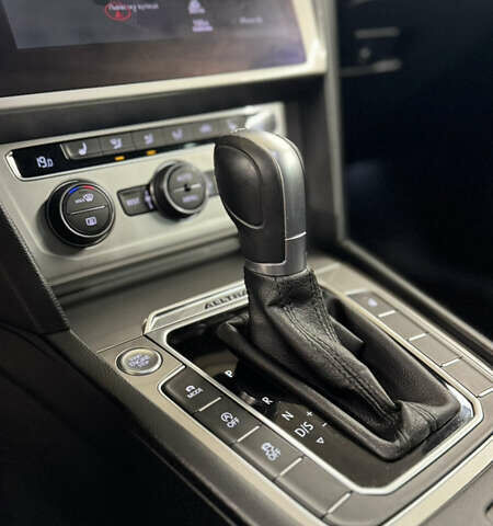 Коричневий Фольксваген Пассат Альтрак, об'ємом двигуна 1.97 л та пробігом 236 тис. км за 18900 $, фото 5 на Automoto.ua