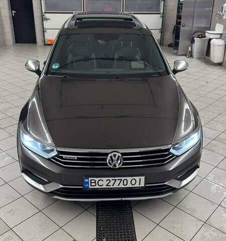 Коричневий Фольксваген Пассат Альтрак, об'ємом двигуна 1.97 л та пробігом 236 тис. км за 18900 $, фото 2 на Automoto.ua