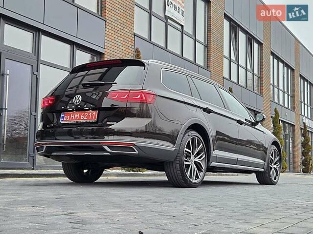 Коричневый Фольксваген Пассат Альтрак, объемом двигателя 2 л и пробегом 184 тыс. км за 29950 $, фото 1 на Automoto.ua