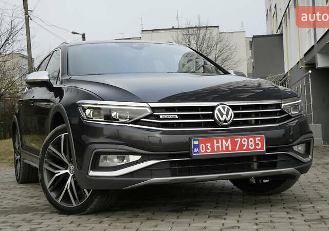 Коричневый Фольксваген Пассат Альтрак, объемом двигателя 2 л и пробегом 186 тыс. км за 28990 $, фото 1 на Automoto.ua