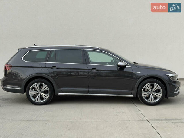 Коричневый Фольксваген Пассат Альтрак, объемом двигателя 2 л и пробегом 169 тыс. км за 28999 $, фото 10 на Automoto.ua