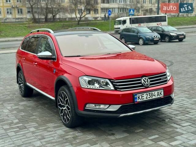 Червоний Фольксваген Пассат Альтрак, об'ємом двигуна 2 л та пробігом 345 тис. км за 15700 $, фото 12 на Automoto.ua